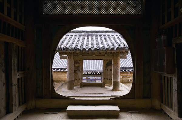 해인사 수다라장 월문.jpg