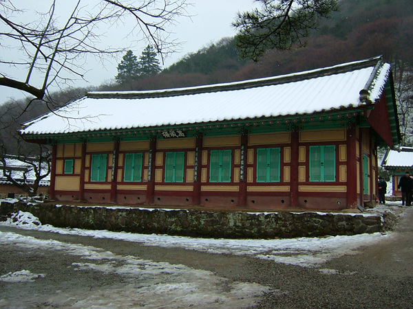 백양사 만세루.jpg